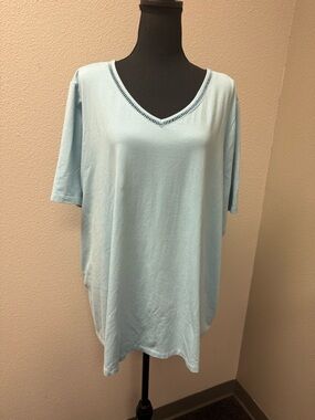 Catherines 2X Light Blue V Neck Tee Stretch Casual Plus Size Soft Top Chic